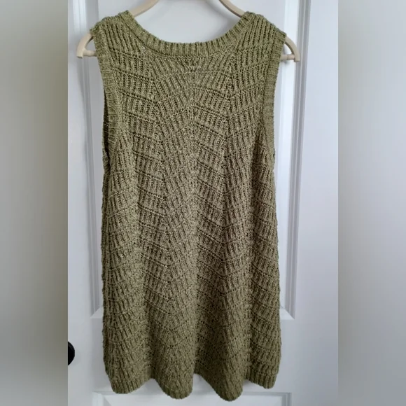 Tunic Sweater by Marled Reunited Clothing. Size large - Picture 3 of 5